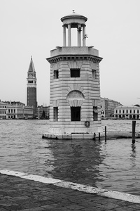 Maják Faro San Giorgio Maggiore na stejnojmenném ostrově